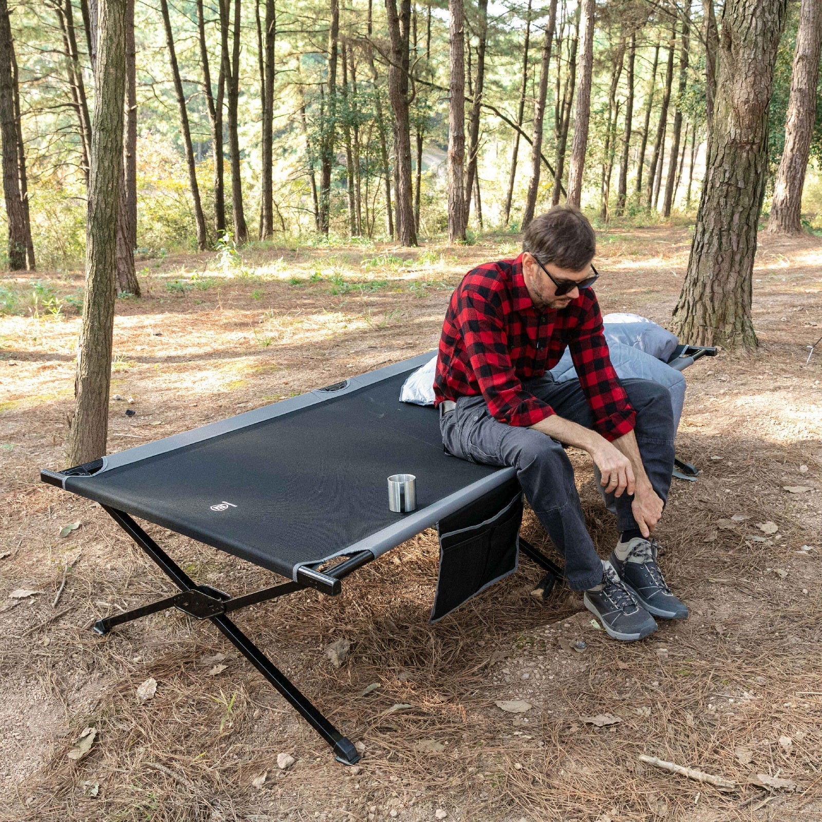 Oversized Sleeping Cot - EVER ADVANCEDCamping CotBlack